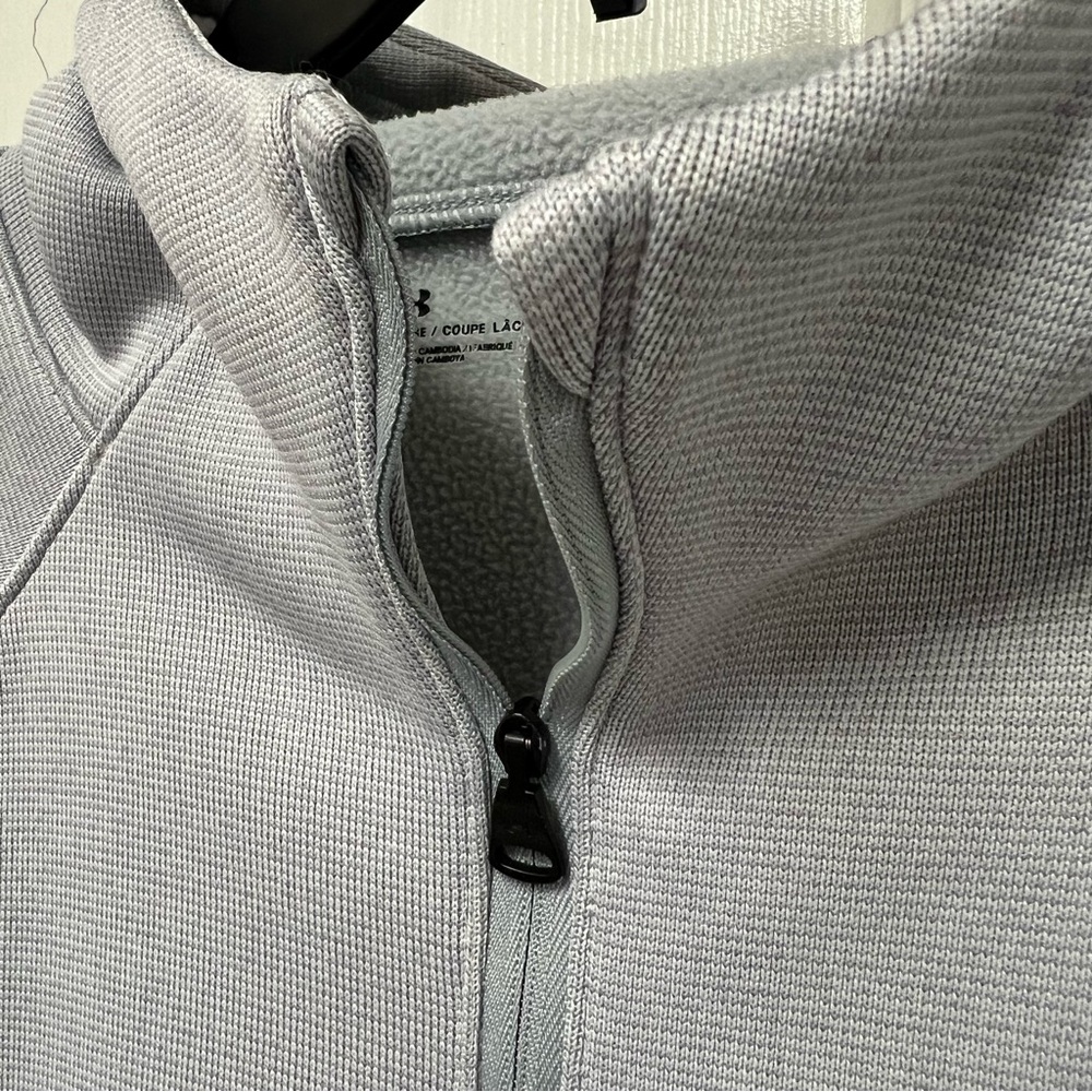 Under Armour Women’s Light Gray Full-Zip Jacket - Picture 7 of 16